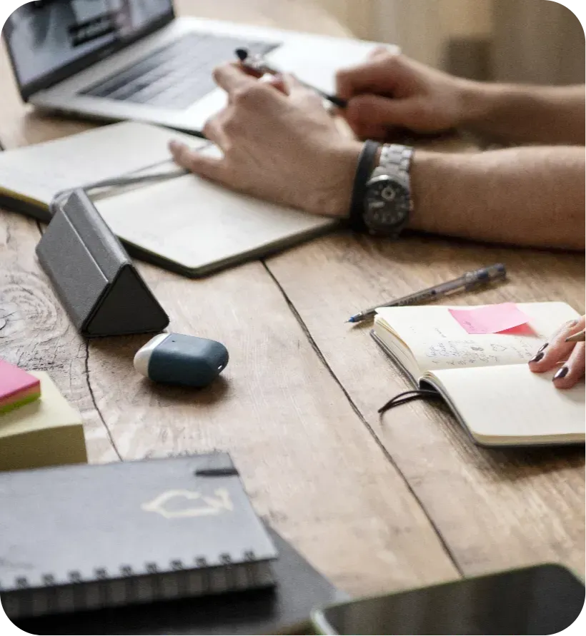 Werken aan bureau - Img